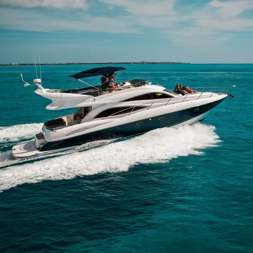 Luxury Yacht Rental in Cozumel: La More : Luxury Yacht rental in Cozumel: La More10