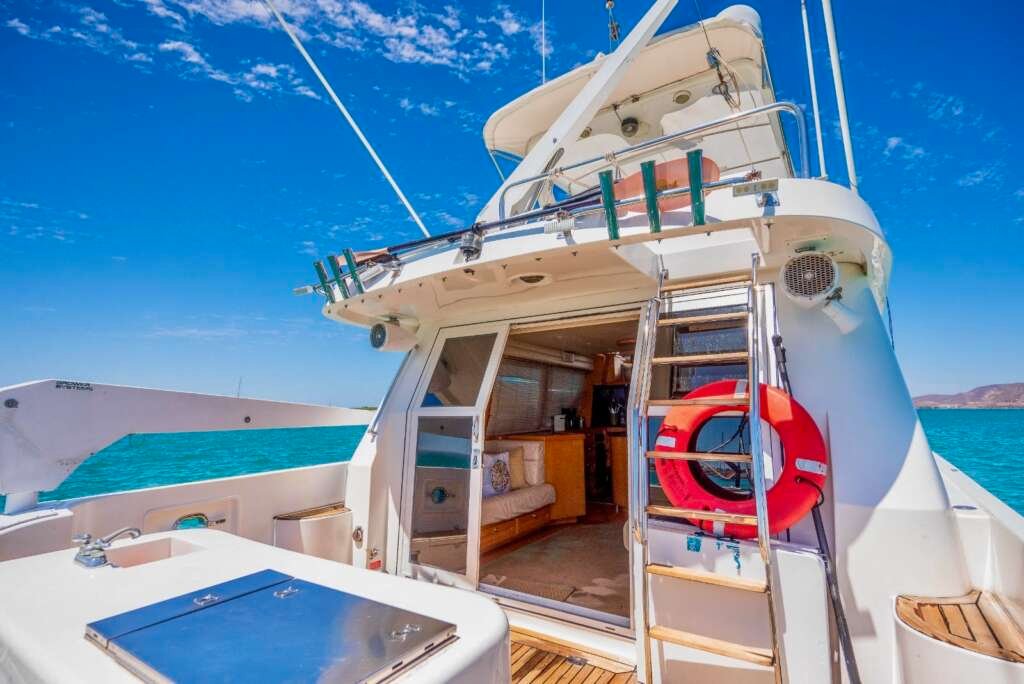 VIP-Luxury-Yachts-La-Paz_Cabo-Yacht-Services-1024×684
